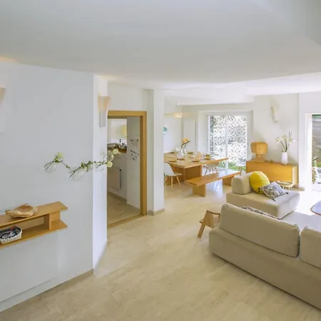 The Ideal Waterfront Vacation In Nyaraló Ajaccio