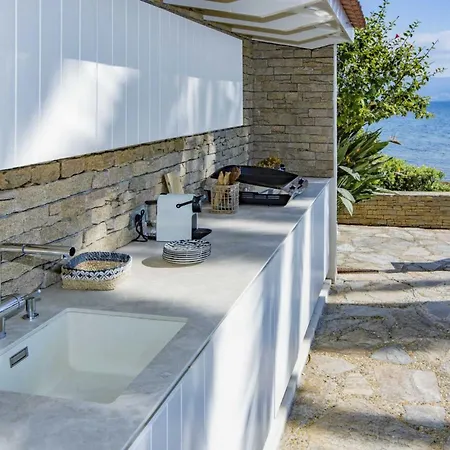 The Ideal Waterfront Vacation In Сasa de vacaciones *