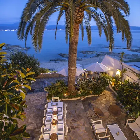 The Ideal Waterfront Vacation In Сasa de vacaciones Ajaccio (Corsica)